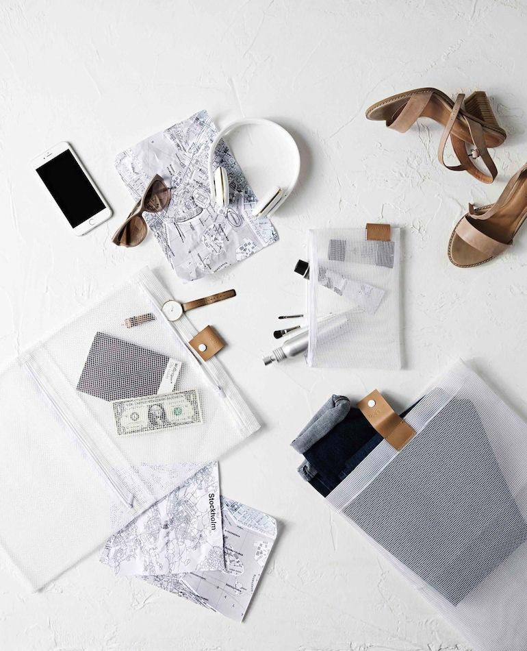 Travel Pouch - Set of 4 in white or black